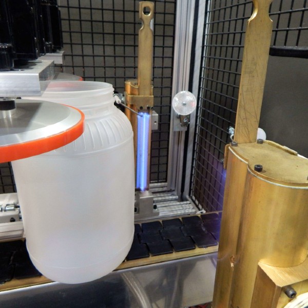 Flame Treatment System with Bottle Rotator