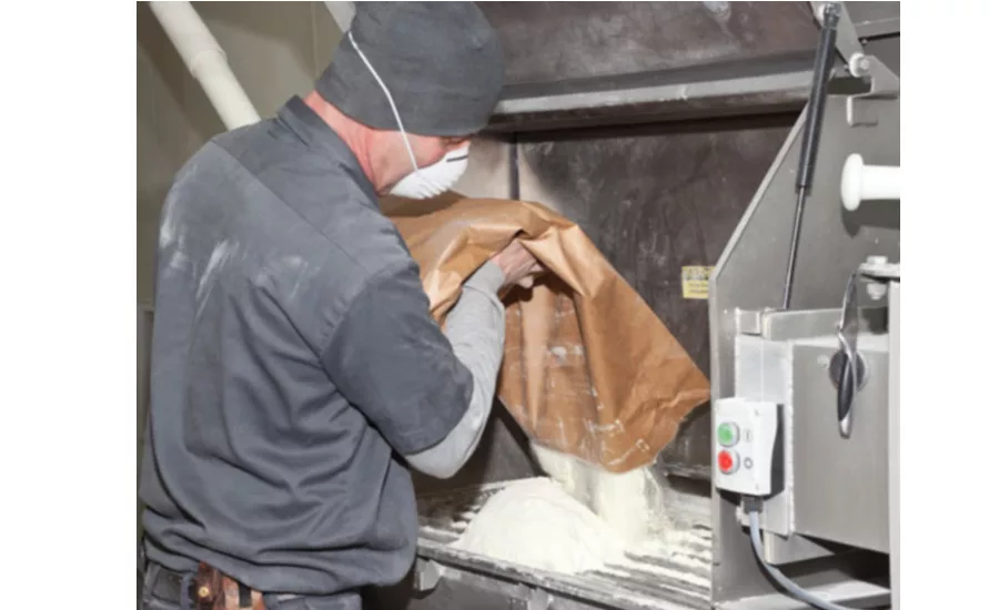 Flexicon-Franklin-Farms-East-Dairy-Foods-case-study-powder-in-hopper.png