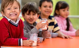 kids drinking milk