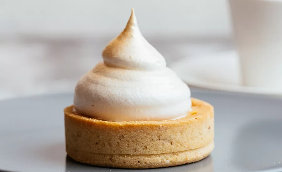 a lemon meringue pie