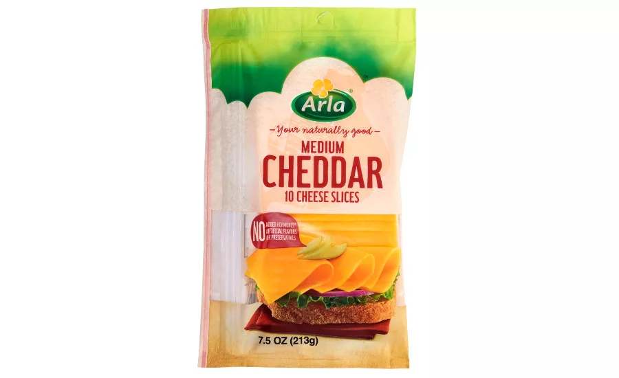 Arla Foods medium Cheddar slices