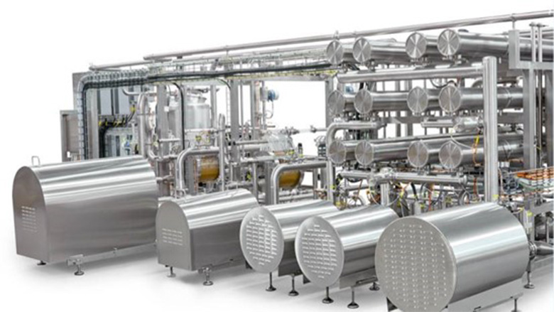 Hybrid membrane configuration for concentration of yogurt.